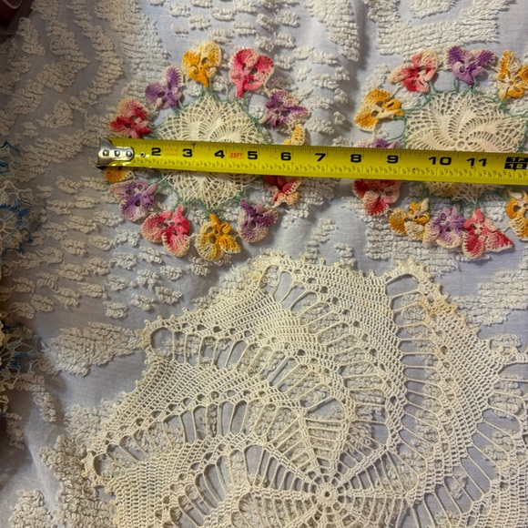 Vintage Handmade Doilies Set of 3 - Picture 4 of 6